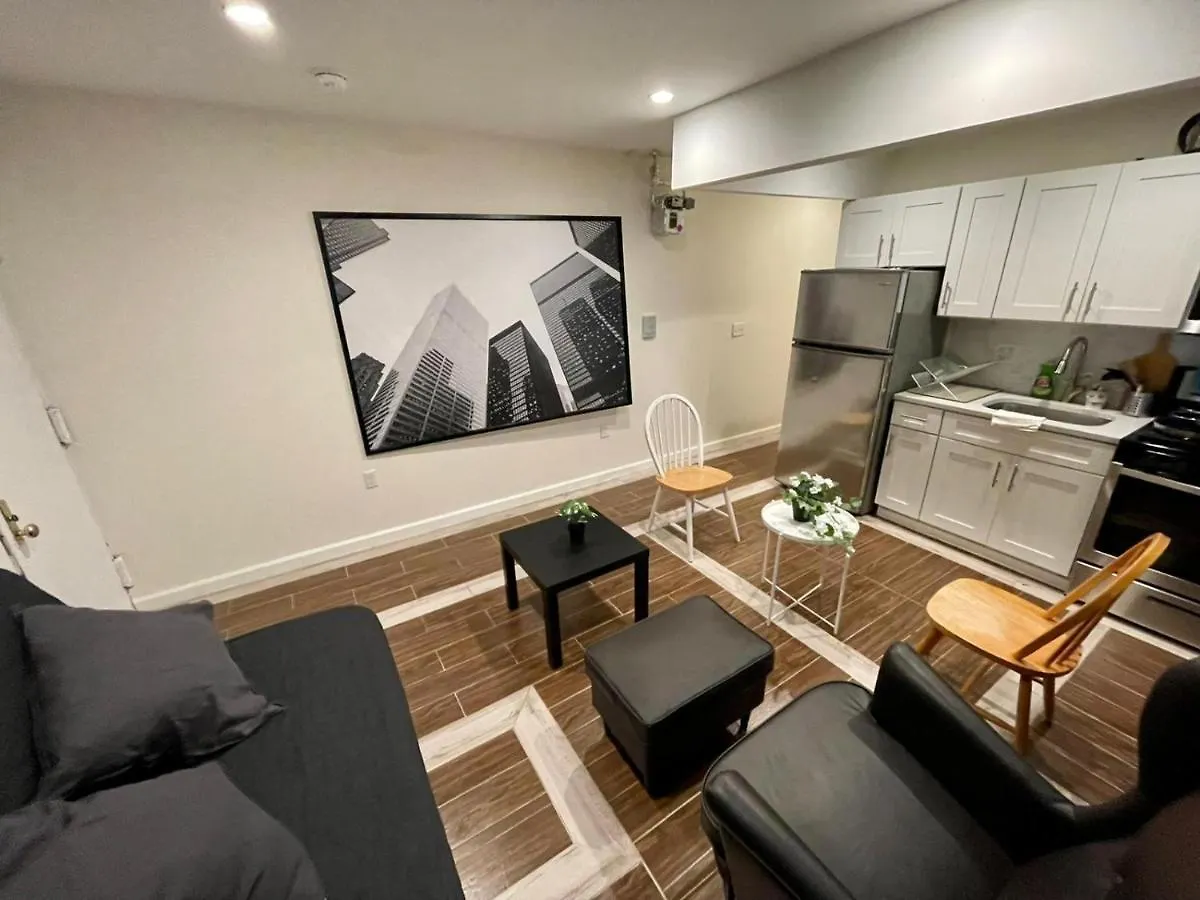 Elegant Private Room Close To Manhattan! - Room Is In A 2 Bedrooms Apartament And First Floor With Free Street Parking New York Verenigde Staten