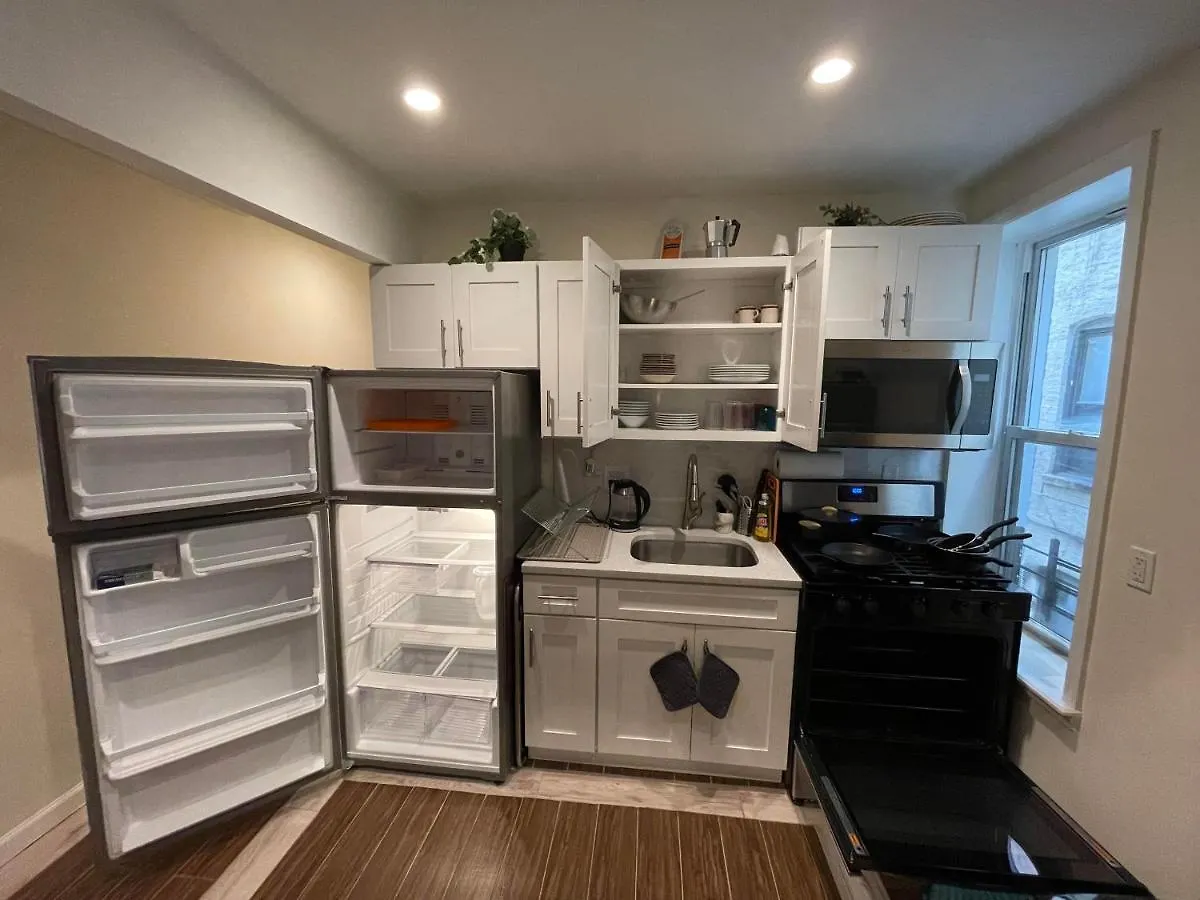 Elegant Private Room Close To Manhattan! - Room Is In A 2 Bedrooms Apartament And First Floor With Free Street Parking New York Verenigde Staten