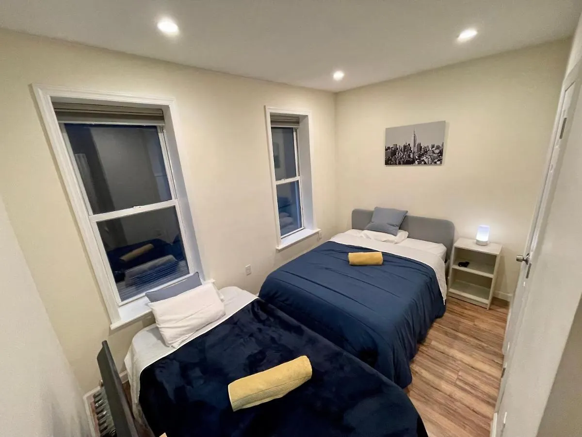 Elegant Private Room Close To Manhattan! - Room Is In A 2 Bedrooms Apartament And First Floor With Free Street Parking New York Verenigde Staten